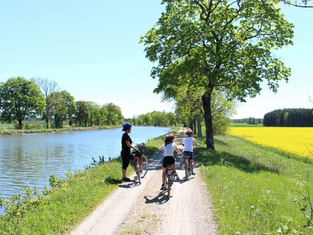 Explore Göta Canal Leisurely