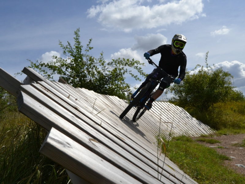 Västerås cykla downhill_vedbobacken
