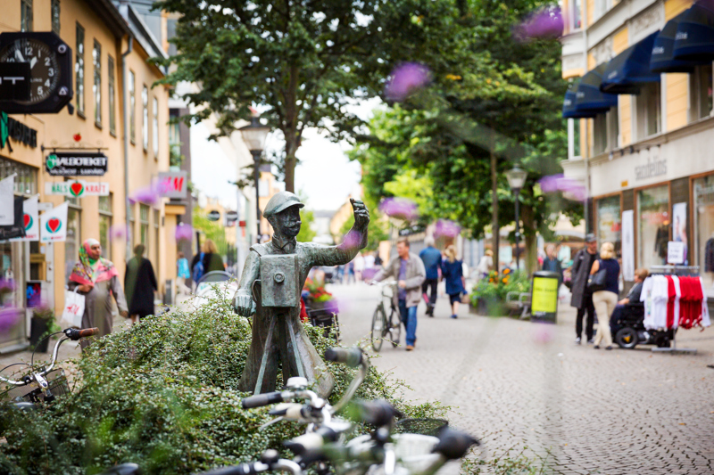 Kristianstad-shopping-street-sweden-by-bike ©-Carolina-Romare