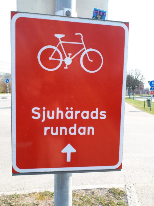 sjuharadsrundan-cycle trail-sign-cycle package-sweden-by-bike2