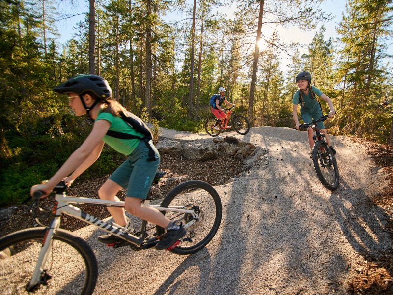 södra-berget-bike-arena-barn-som-cyklar-sweden-by-bike3